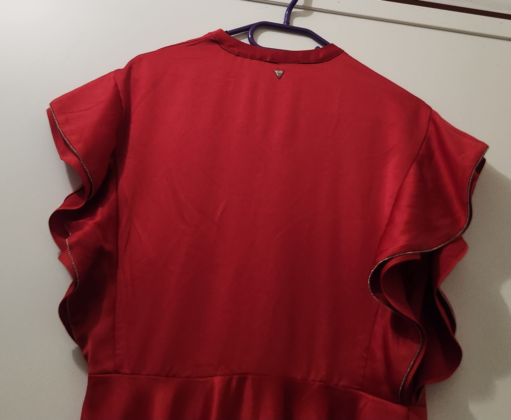 Guess Vestiti: Robe GUESS rouge taille M neuve avec etiquette – Nuovo (secondo la descrizione) da Niedergösgen venduto da Eva2410 2