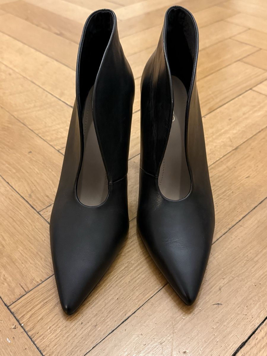 Mango Damenschuhe: schwarze Stiefeletten, Grösse 39 von Mango – Neu (gemäss Beschreibung) aus Basel von zukk_ 1