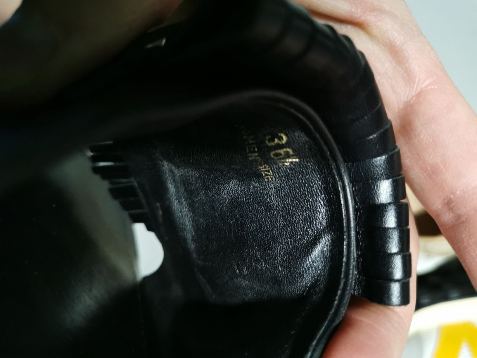 Tod'S Scarpe da donna: Tod's pantoletten gr 36,5 – Usato da Mühlethurnen venduto da GaspAnita 2