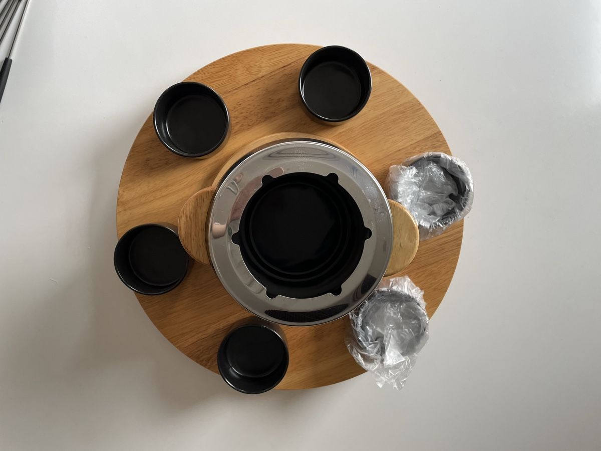 Set di piatti: Set Fondue Chinoise / Bourguignonne – Usato da Bulle venduto da HappyLilly 1