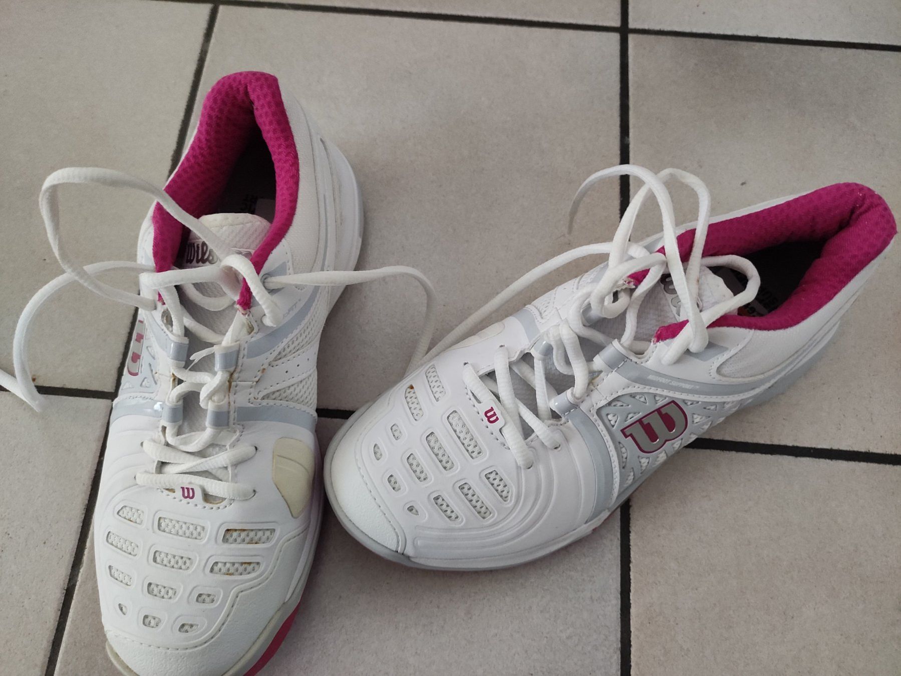 Wilson Schläger: Neu Wilson Tennisschuhe gr 39 – Neu und originalverpackt aus Dagmersellen von L.Ga.