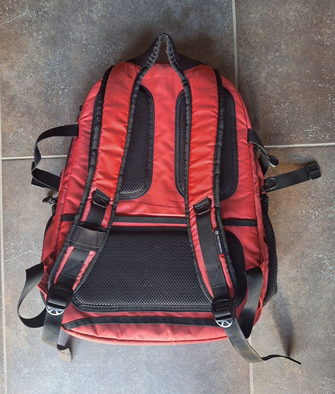 Victorinox Rucksäcke: Rucksack Victorinox rot – Neu (gemäss Beschreibung) aus Wangen ZH von MarianneMunz 5