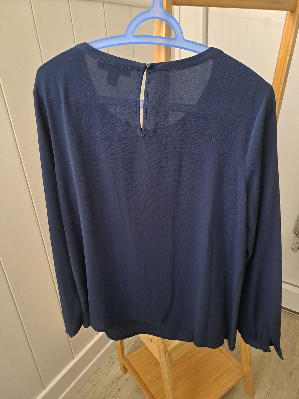 Chemisiers: Damen Bluse dunkelblau Gr. 42  – D'occasion à Rickenbach LU par bishiida 3