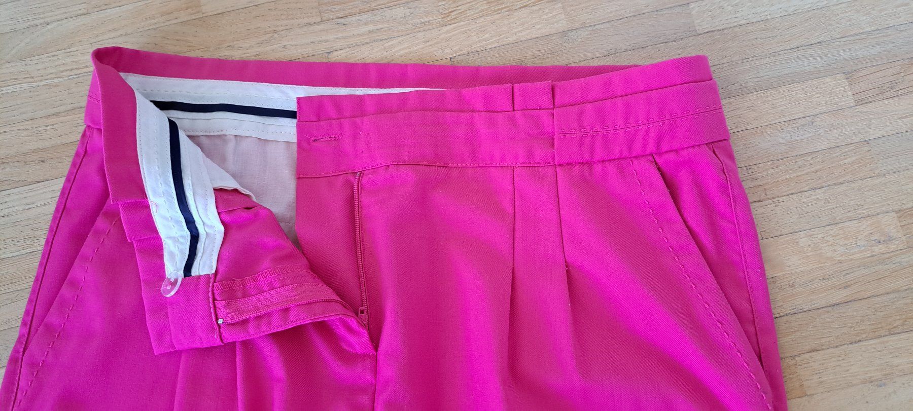 Pantaloni: Elégant pantalon rose – Nuovo (secondo la descrizione) da Le Mont-sur-Lausanne venduto da olatiu 4