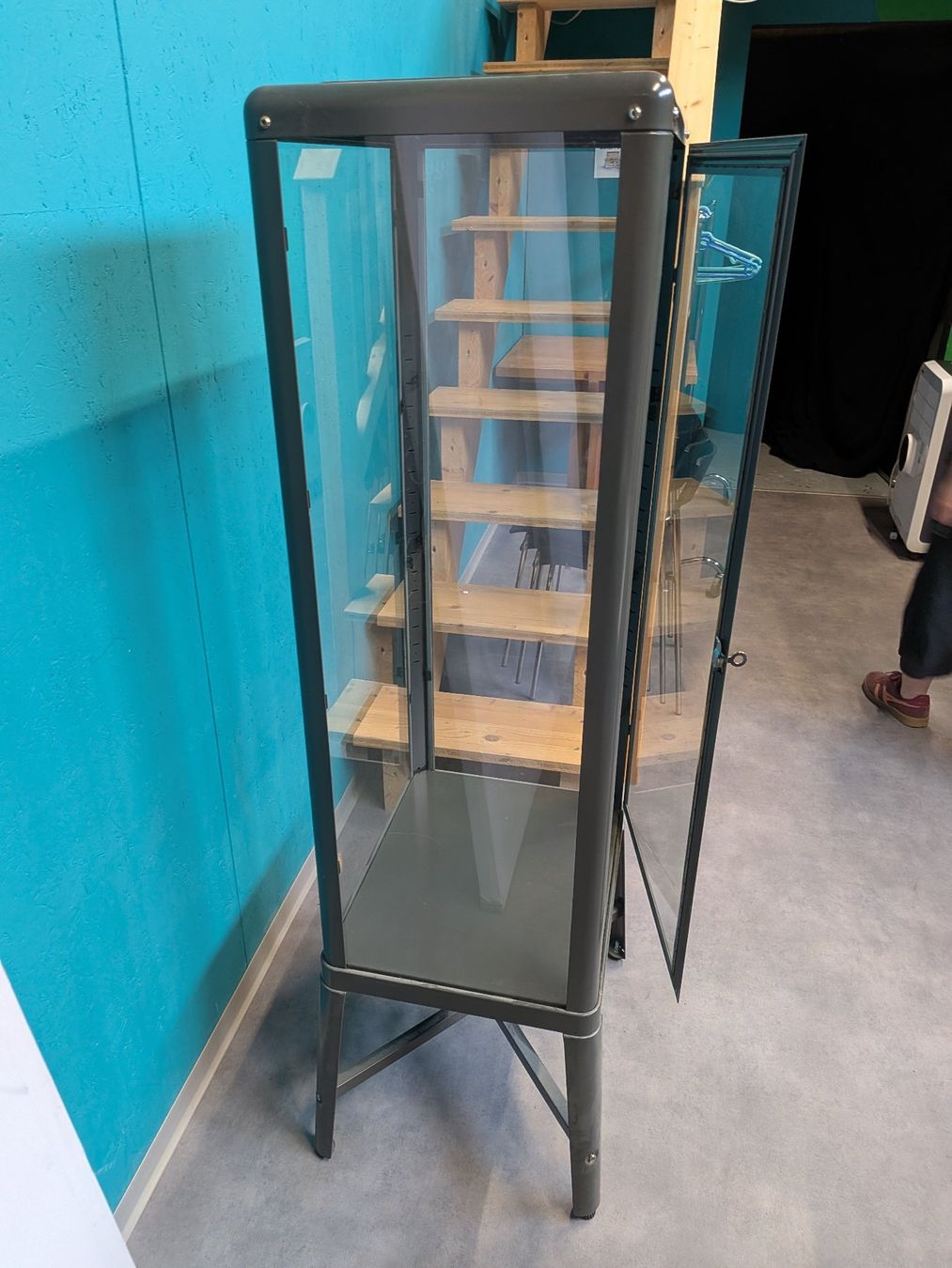 Vitrines: Vitrinenschrank – D'occasion à Reinach AG par onderwerch 1