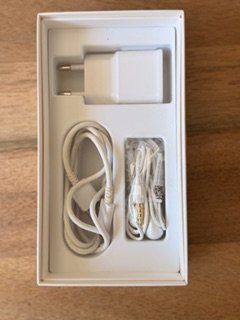 Samsung Telefoni cellulari / Smartphones: Samsung Galaxy A5 mit Hülle und Kabel/Stecker – Usato da Zürich venduto da emily02 1
