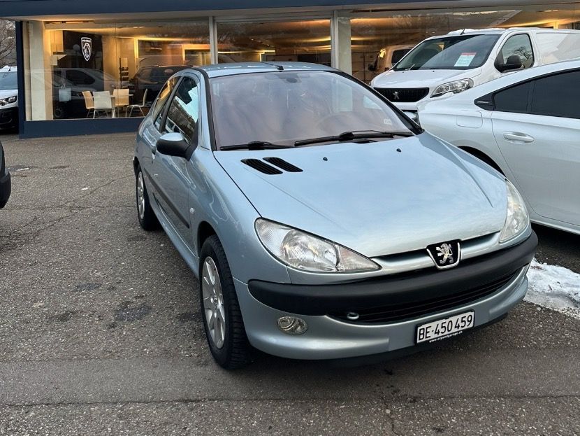 PEUGEOT 206 1.6 16V Premium (MFK 01.24)