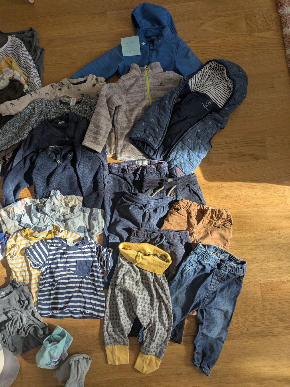 Ensembles coordonnés: Kleiderpaket Grösse 86 – D'occasion à Wädenswil par traviataa 1