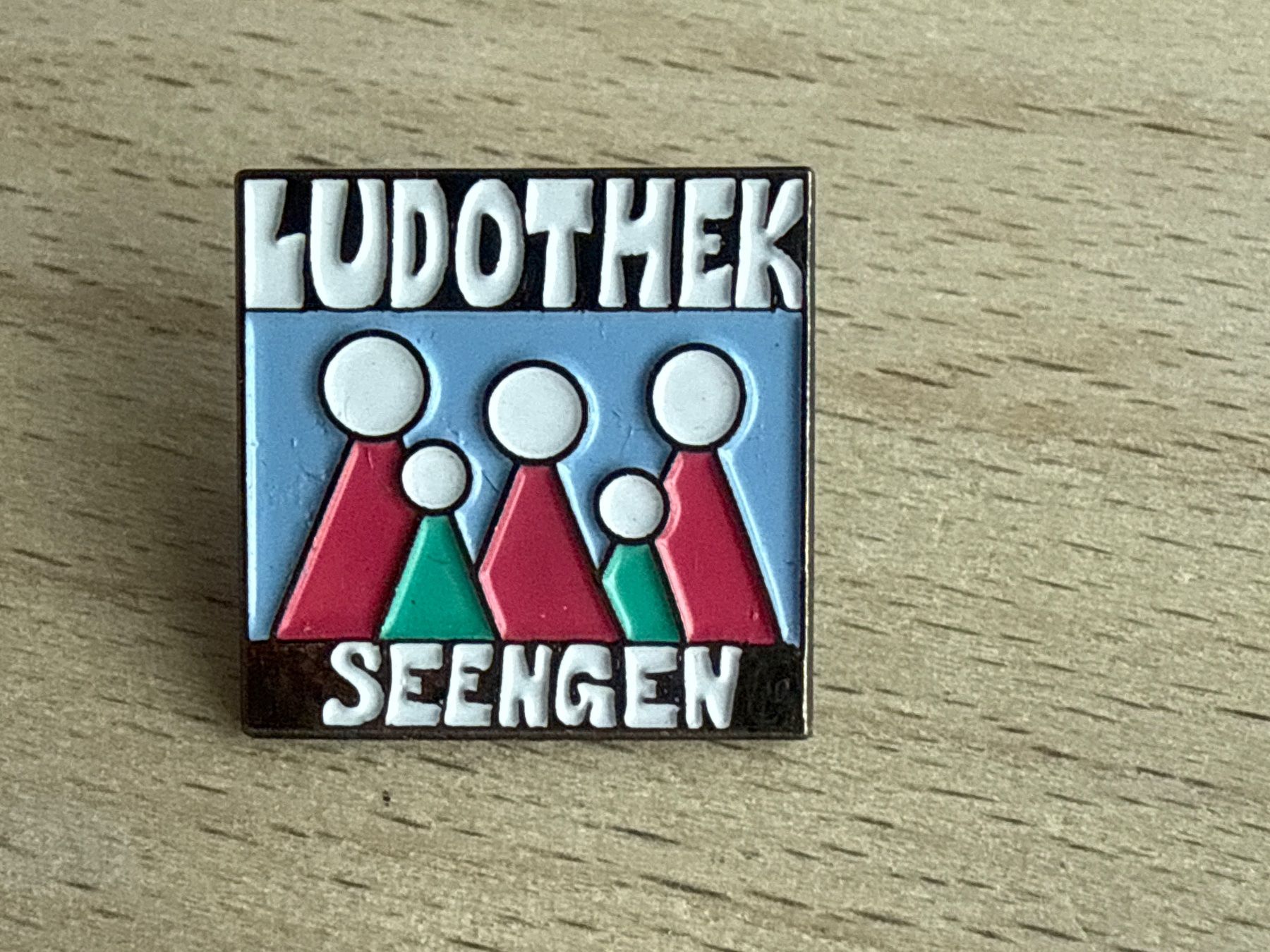 Placchette & Badge: Pin Ludothek Seengen – Usato da Glattbrugg venduto da Schweigmatt