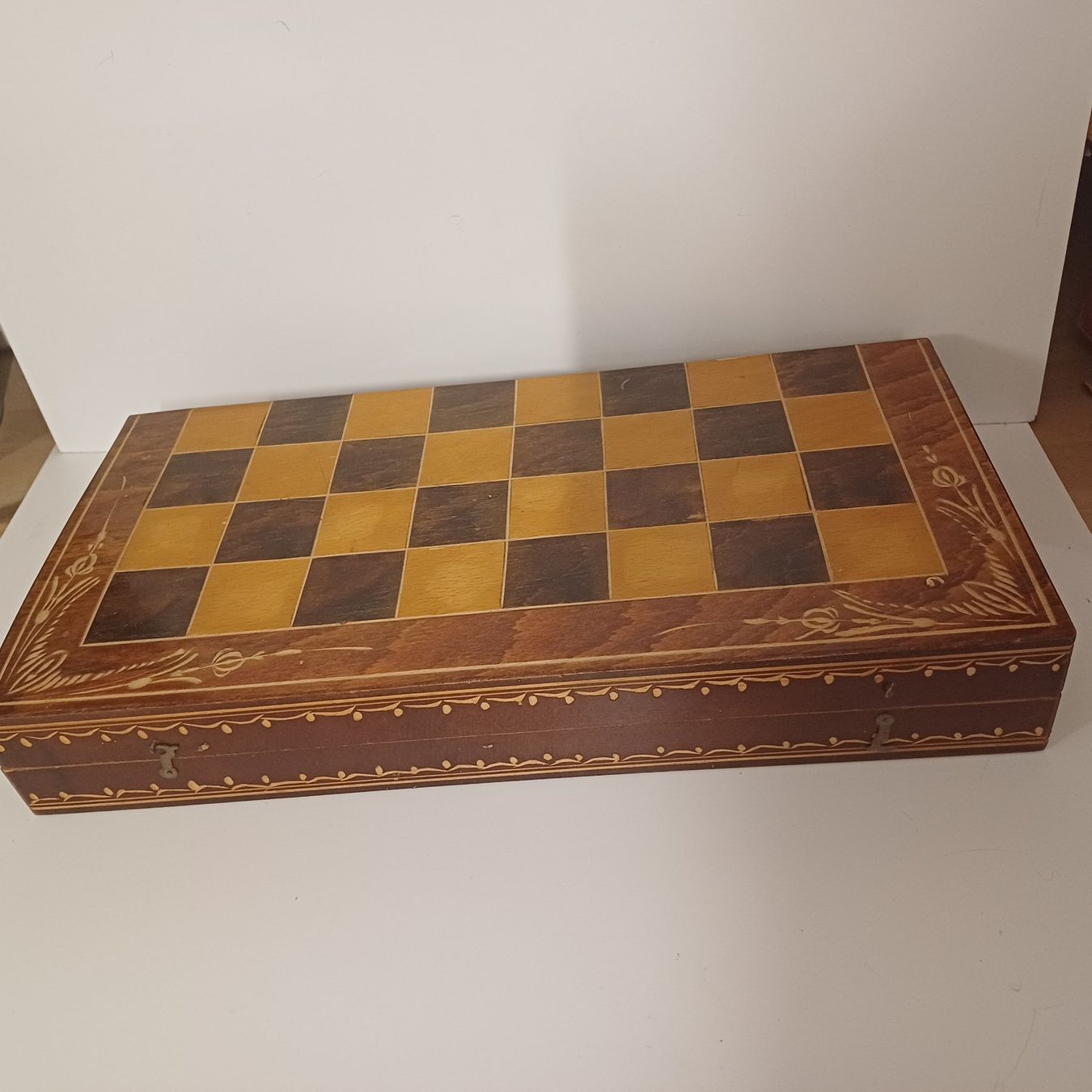 Spiele: Backgammon et jeu d'échecs Africain avec figurines! – Gebraucht aus Villeneuve VD von vog_yc5s 2