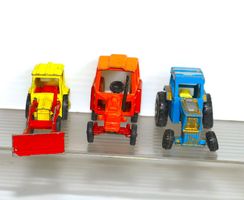 DIVERSE TRAKTOREN KESNEY/MATCHBOX etc. MODELLAUTO 1:87