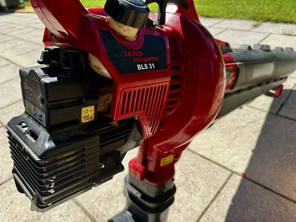 Laubbläser & Laubsauger: Aspirateur/souffleur – Gebraucht aus L'Abbaye von BigDahu 1