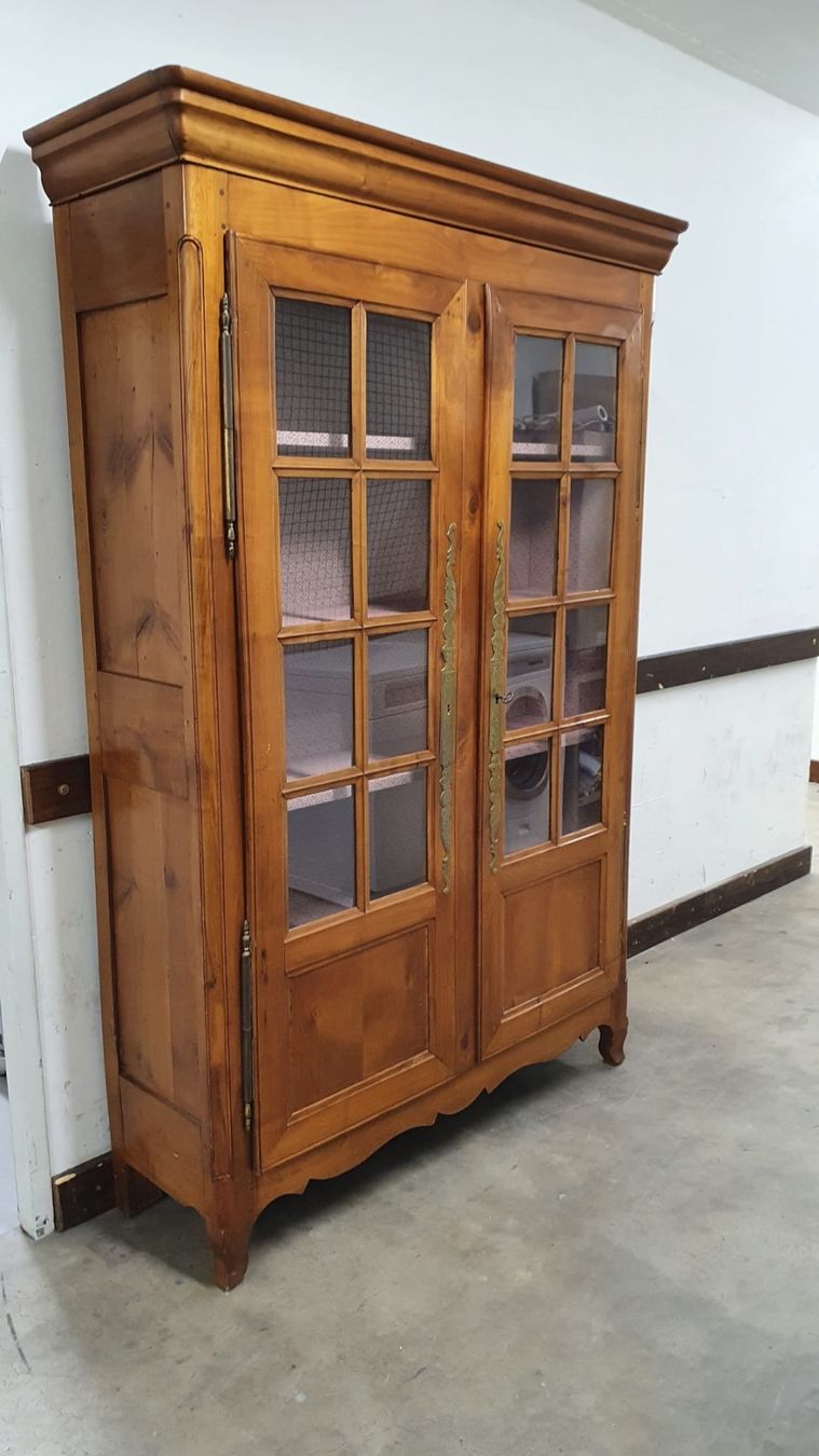 Vetrine: ANTIKE VITRINE KIRSCHBAUM MASSIV – Usato da Dietikon venduto da brocki-eyra 1