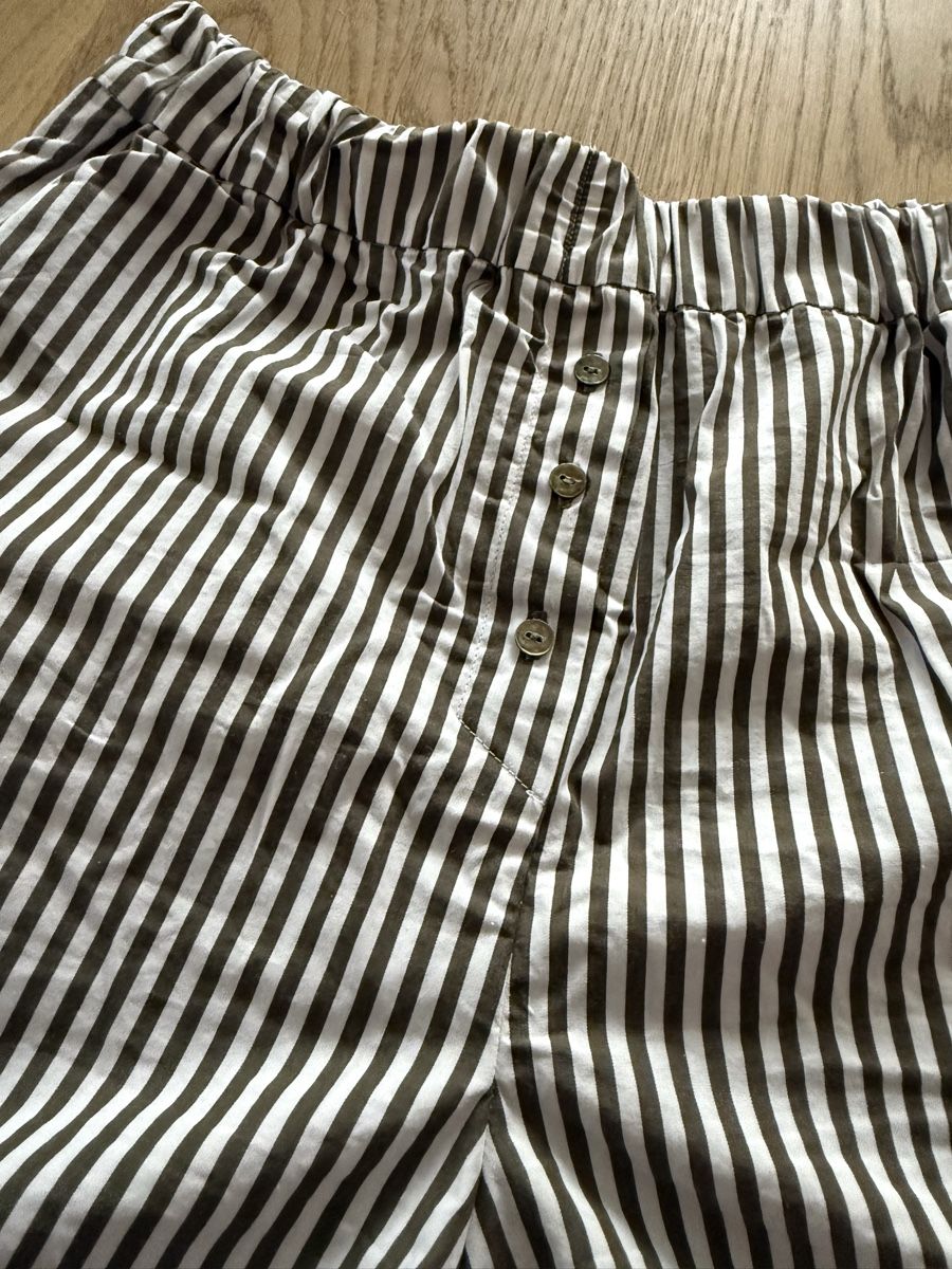 Claudie Pierlot Pantaloni: Claudie Pierlot Shorts – Nuovo (secondo la descrizione) da Luzern venduto da Itsclaire 1