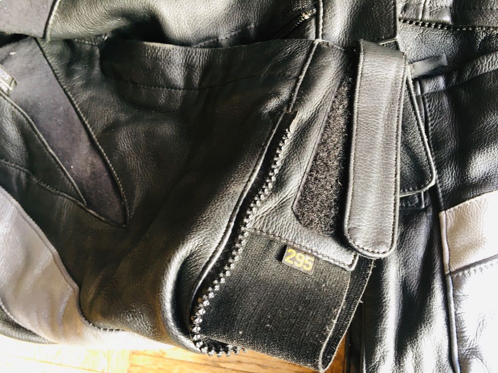 IXS Costumes: Lederkombi IXS 56 – D'occasion à Schleitheim par Pi3.14 3