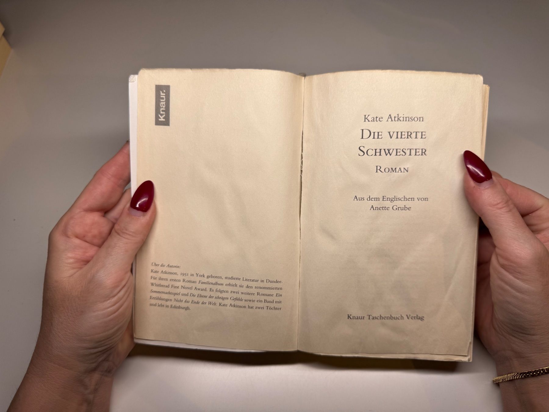 Libri: ROMAN: Kate Atkinson, Die vierte Schwester – Usato da Grosswangen venduto da Deutsche_Romane 3