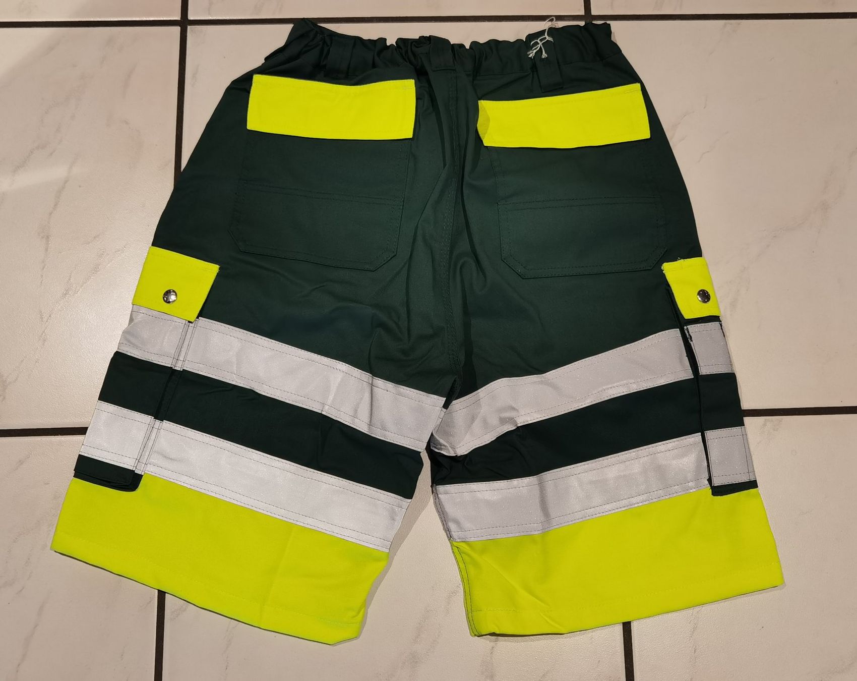 Pantaloni: kurze ArbeitsshortsGr. 46, Litz – Nuovo (secondo la descrizione) da Uerkheim venduto da Kaufoption 1