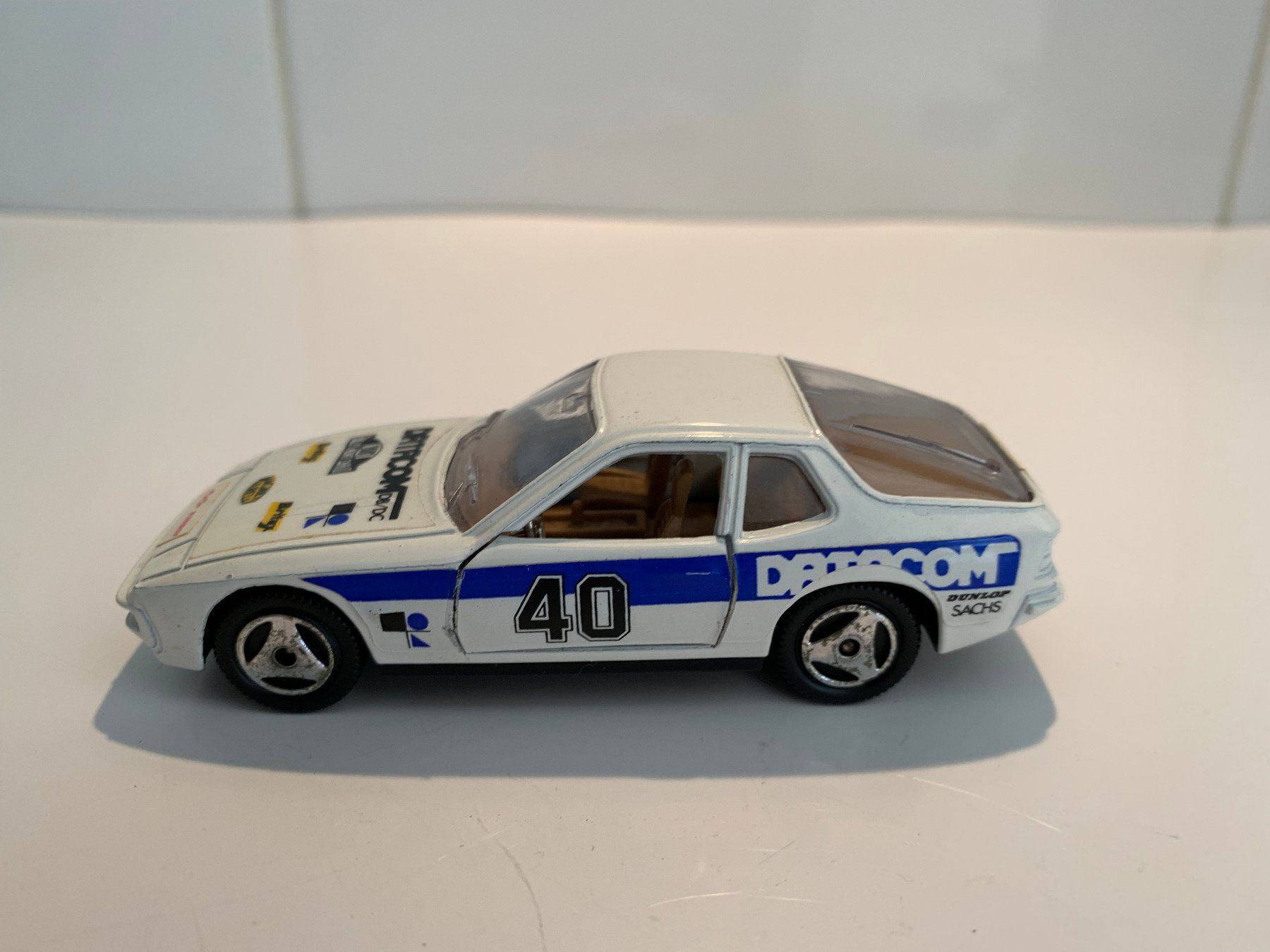 Porsche Modellini d'auto: Porsche 924 1:36 Corgi GB rot – Usato da Stäfa venduto da thebrand 1