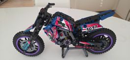 Motorrad (nicht LEGO Technic,  Bausteine aber identisch)