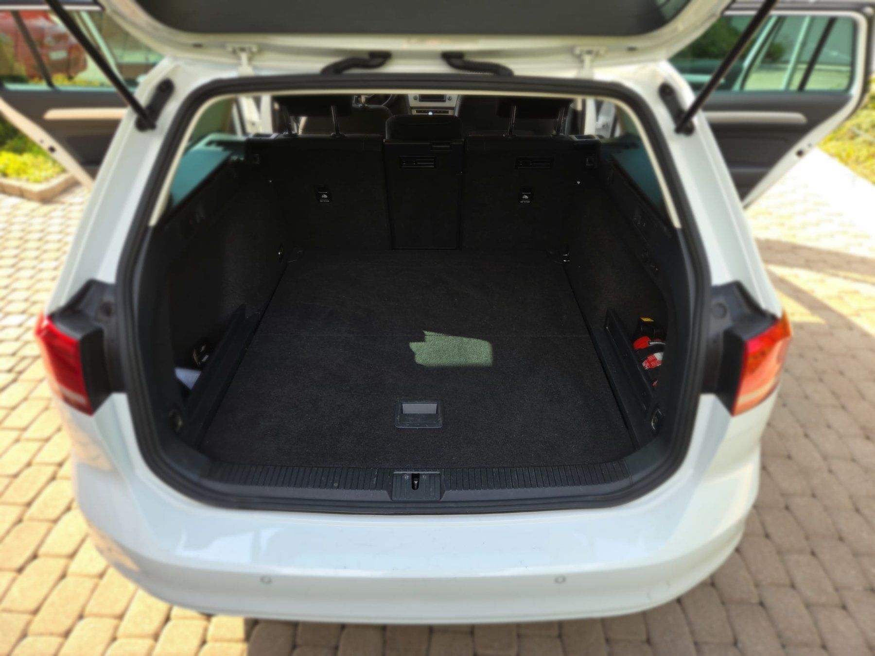 VW Autos: VW Passat Variant 2.0 TDI Weiss – D'occasion à Seedorf BE par JacundBas 8
