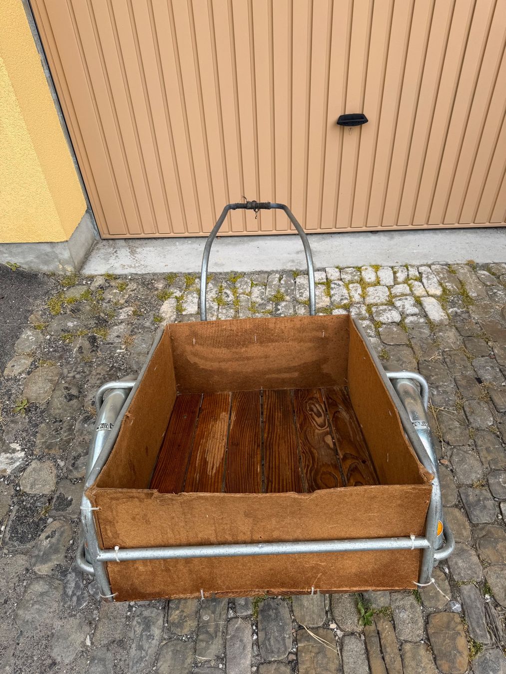 Remorques: Fahrrad-/Töfflianhänger – D'occasion à Schwarzenburg par sil_5njh 4