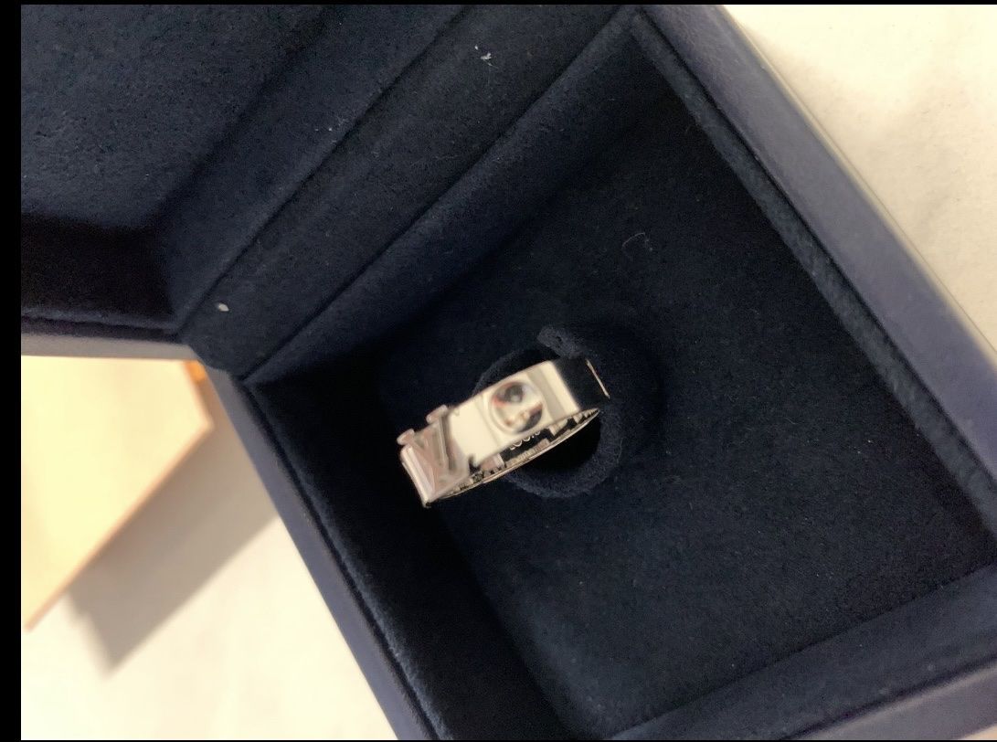 Louis Vuitton Anelli: Louis Vuitton Empreinte Weissgold Ring Grösse 52 – Nuovo (secondo la descrizione) da Kerns venduto da osco01 2