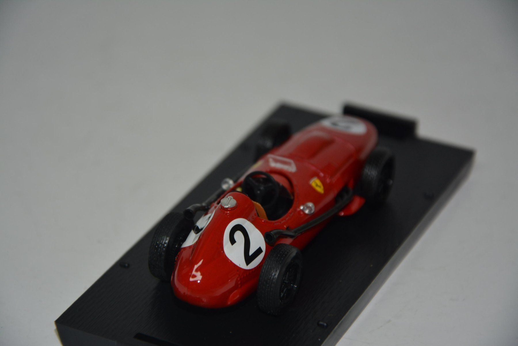 Ferrari Modellini d'auto: Ferrari D246 G.P.  GB 1958 , Brumm ,1:43 – Nuovo e nell'imballaggio originale da Goldach venduto da Feivel9 6