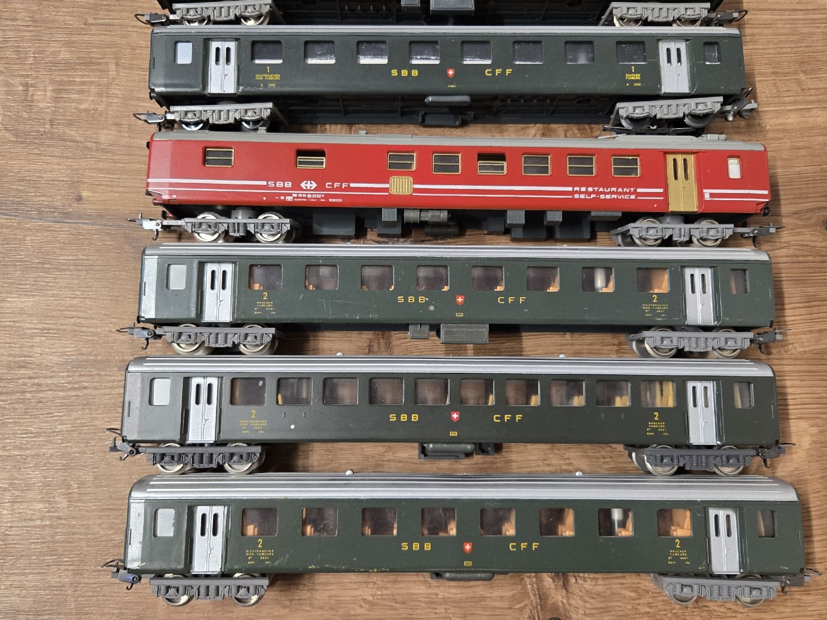 Lima Modelleisenbahnen: Lima H0 SBB Wagen Set 8-teilig – Gebraucht aus Engwilen von Urias_093 2