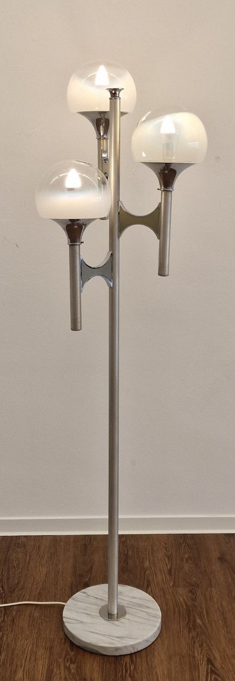 Lampen: Space Age Design, Gaetano Sciolari, Stehlampe, 1970er, Chrom – Gebraucht aus St. Gallen von chambredirecte