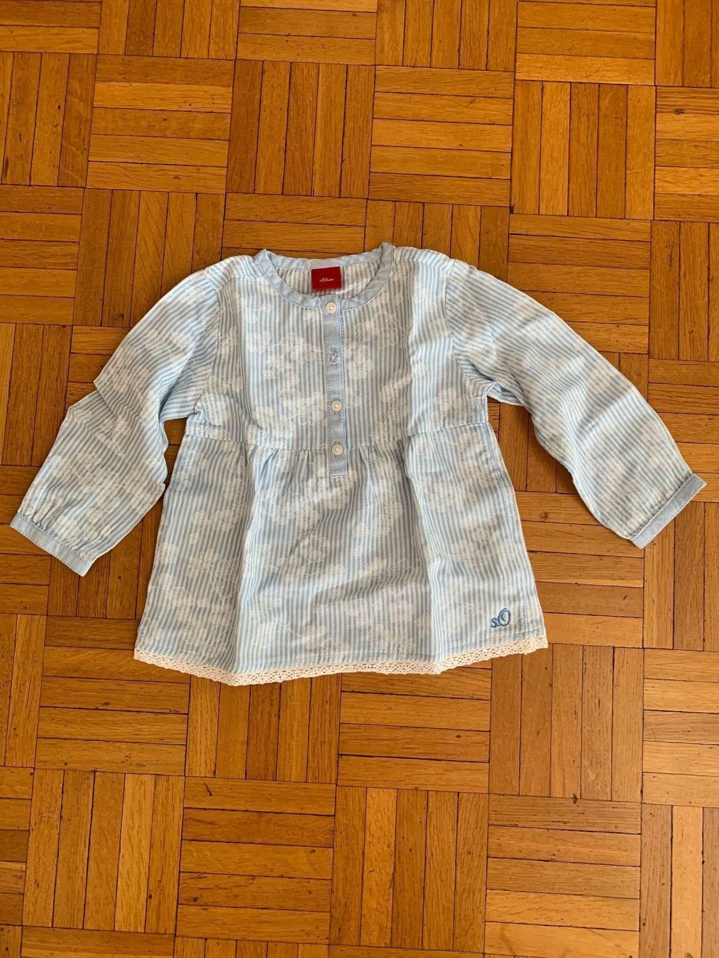 S.Oliver Hemden, Tops & T-Shirts: s.Oliver camicetta a righe con fiori – Gebraucht aus Minusio von murimiri