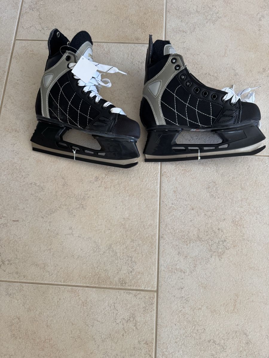 Patins à glace: Roces patin à glace  – Neuf (Voir description) à Lavigny par brindherbe