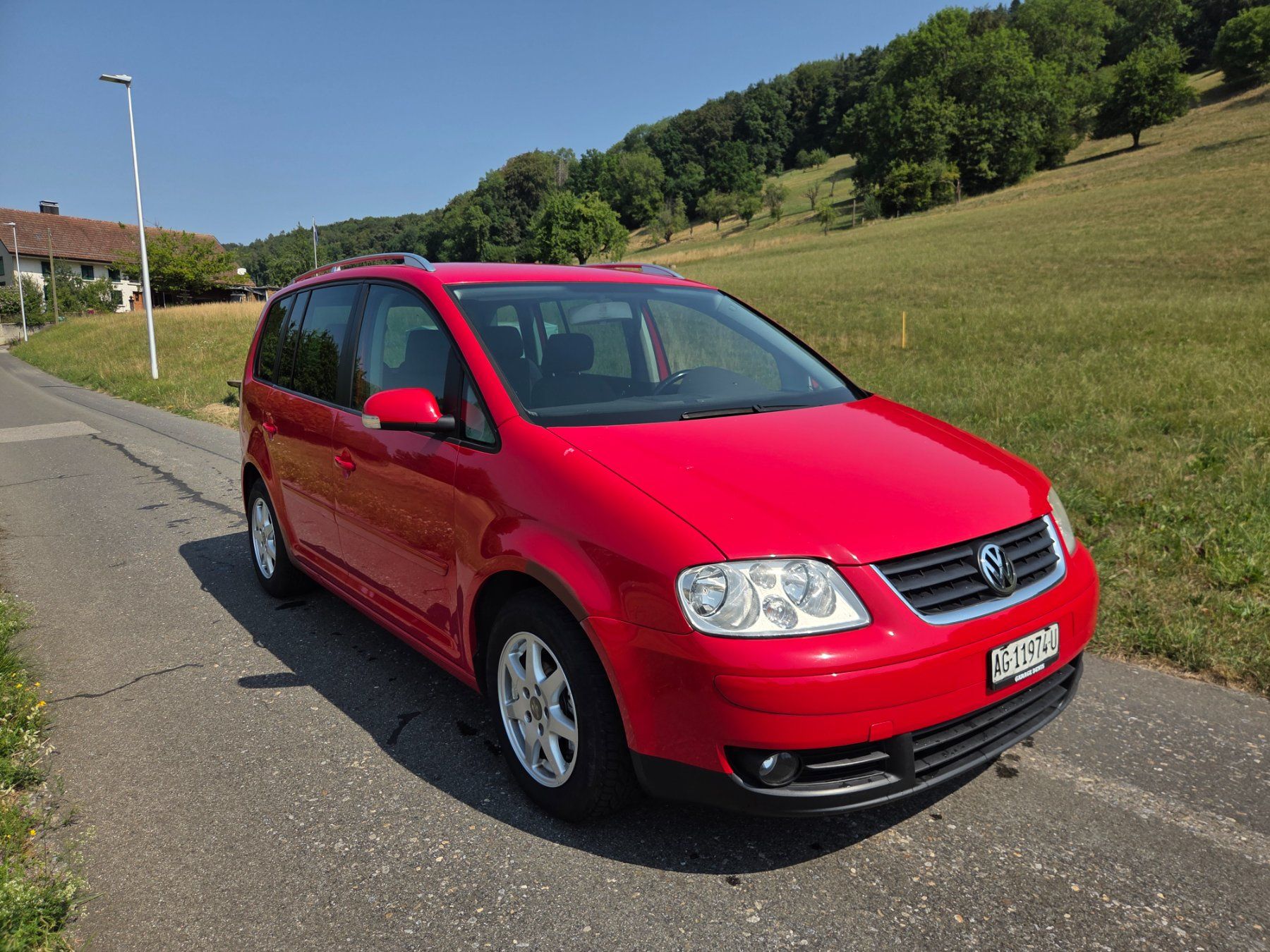 VW Autos: VW Touran Automat – D'occasion à Reinach AG par GarageDenis