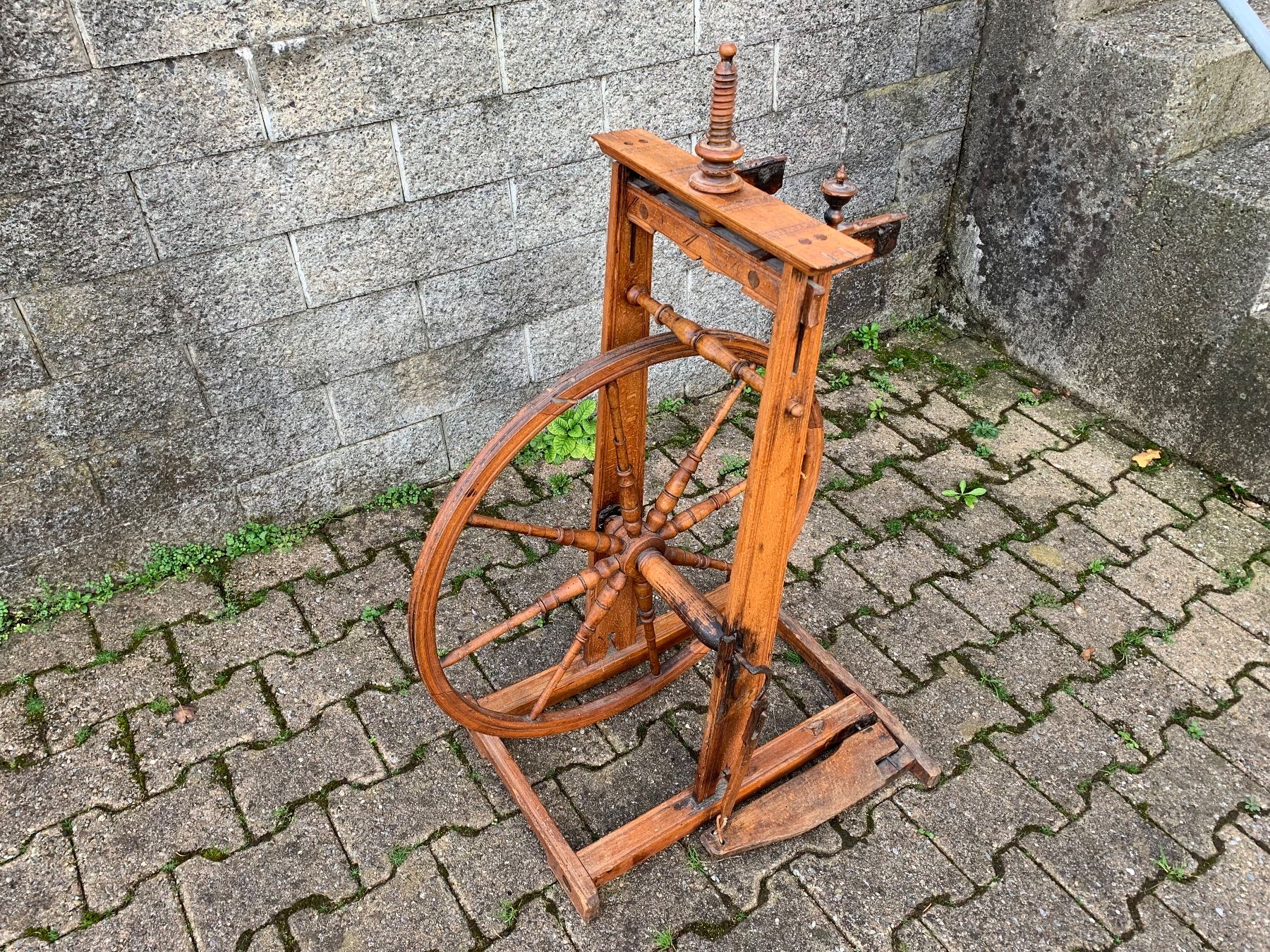 Spinnräder: antikes Spinnrad datiert 1834, Vintage – Gebraucht aus Feldbach von Olive1 1