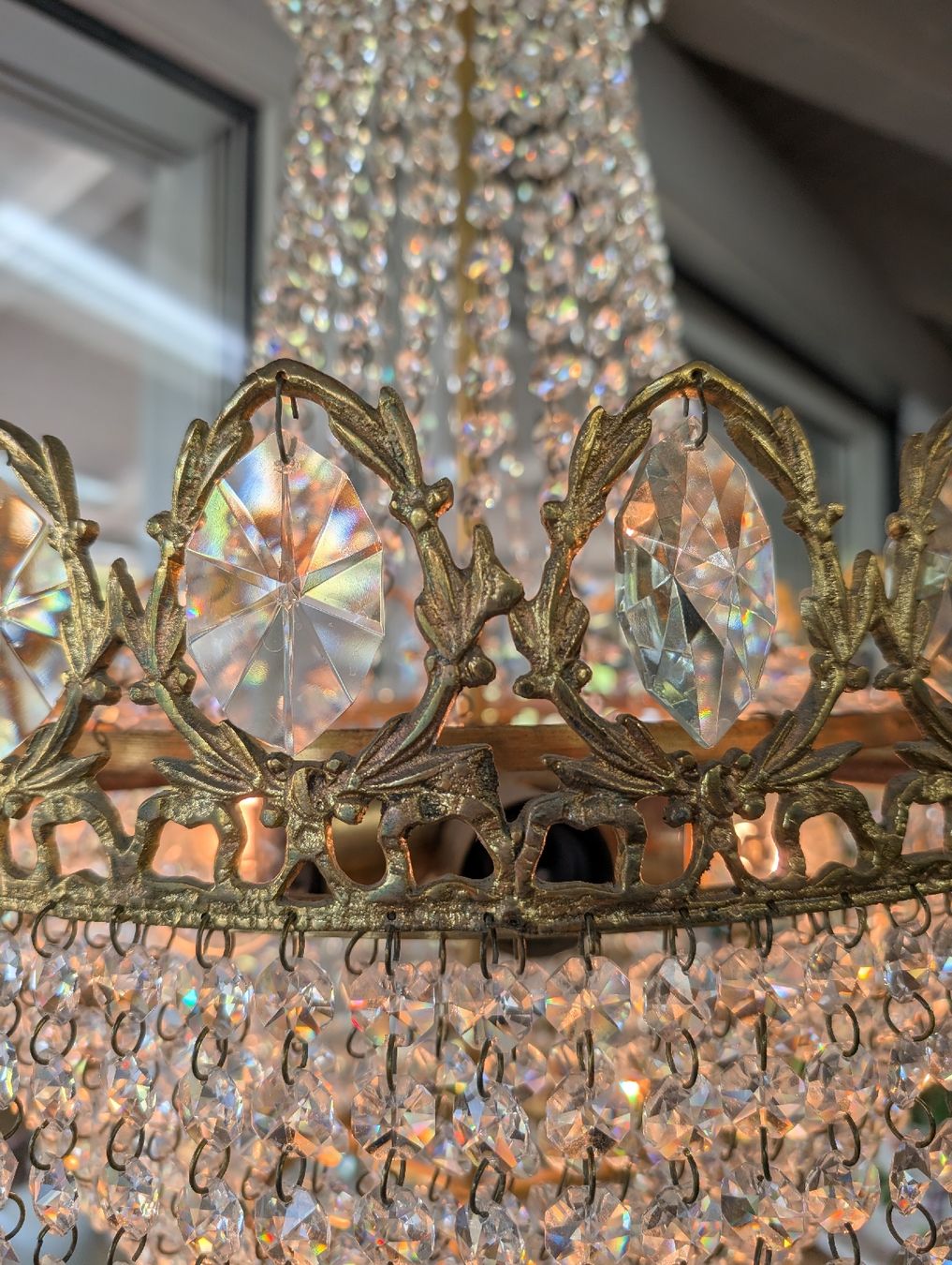 Kronleuchter & Deckenlampen: Kronleuchter mit Kristallglas und Messing Details – Gebraucht aus Adligenswil von karinma 4