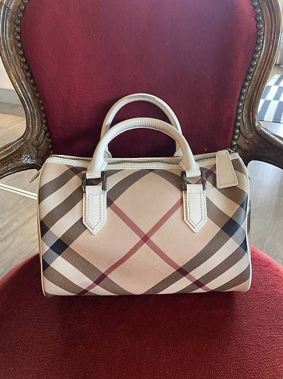 Burberry Borse da donna: Sac Burberry – Usato da La Chaux-de-Fonds venduto da eli_9dy8