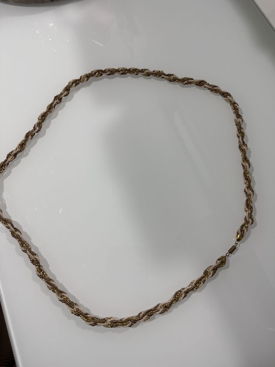 Ketten: Halskette, gedreht, Modeschmuck. Gold weissbesh – Gebraucht aus Oberurnen von nes_8xqt 1