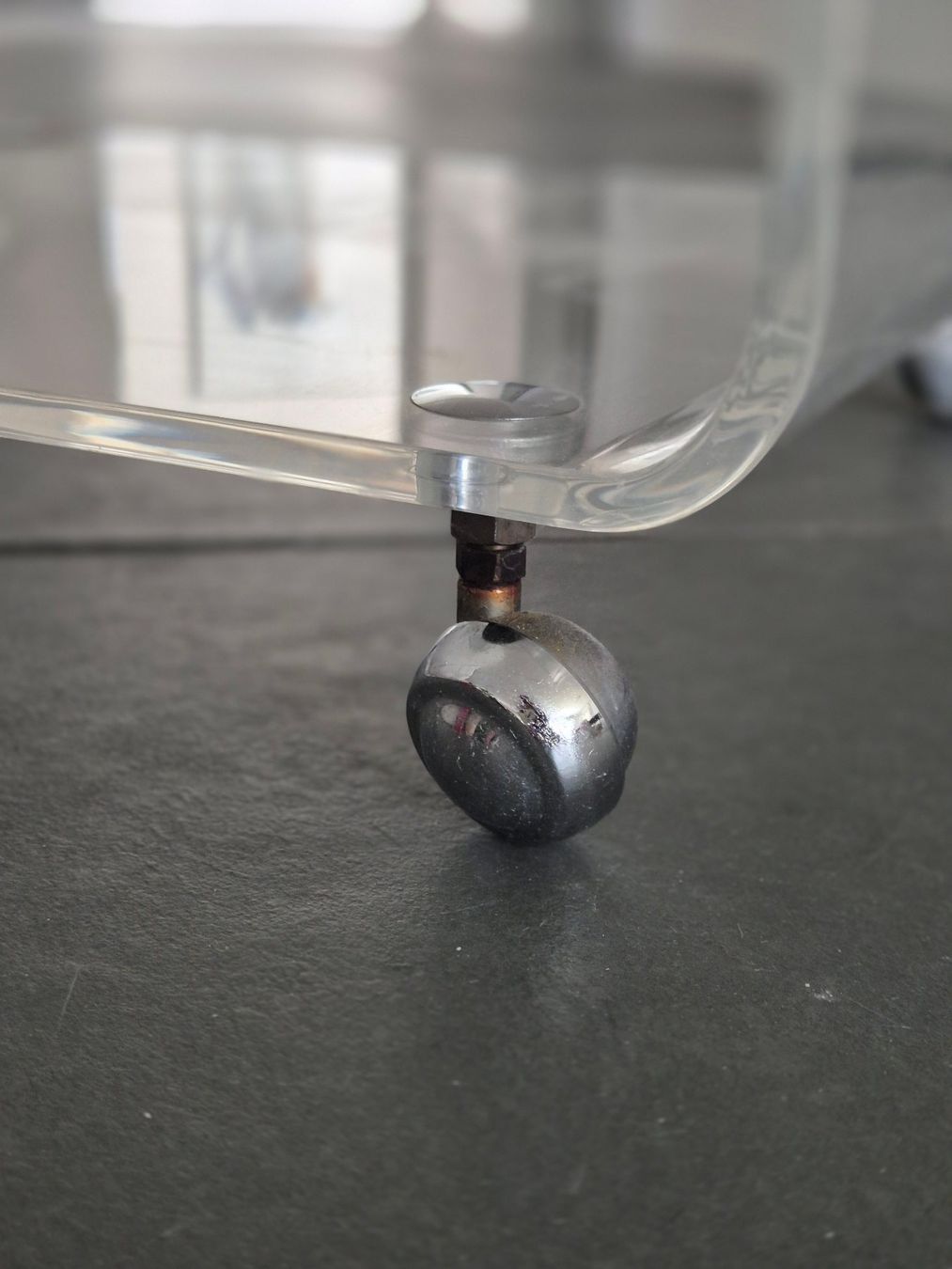 Banconi: Acrylglas Rollcontainer, Nachttisch, Beistelltisch – Usato da Unterkulm venduto da Pato1b 2