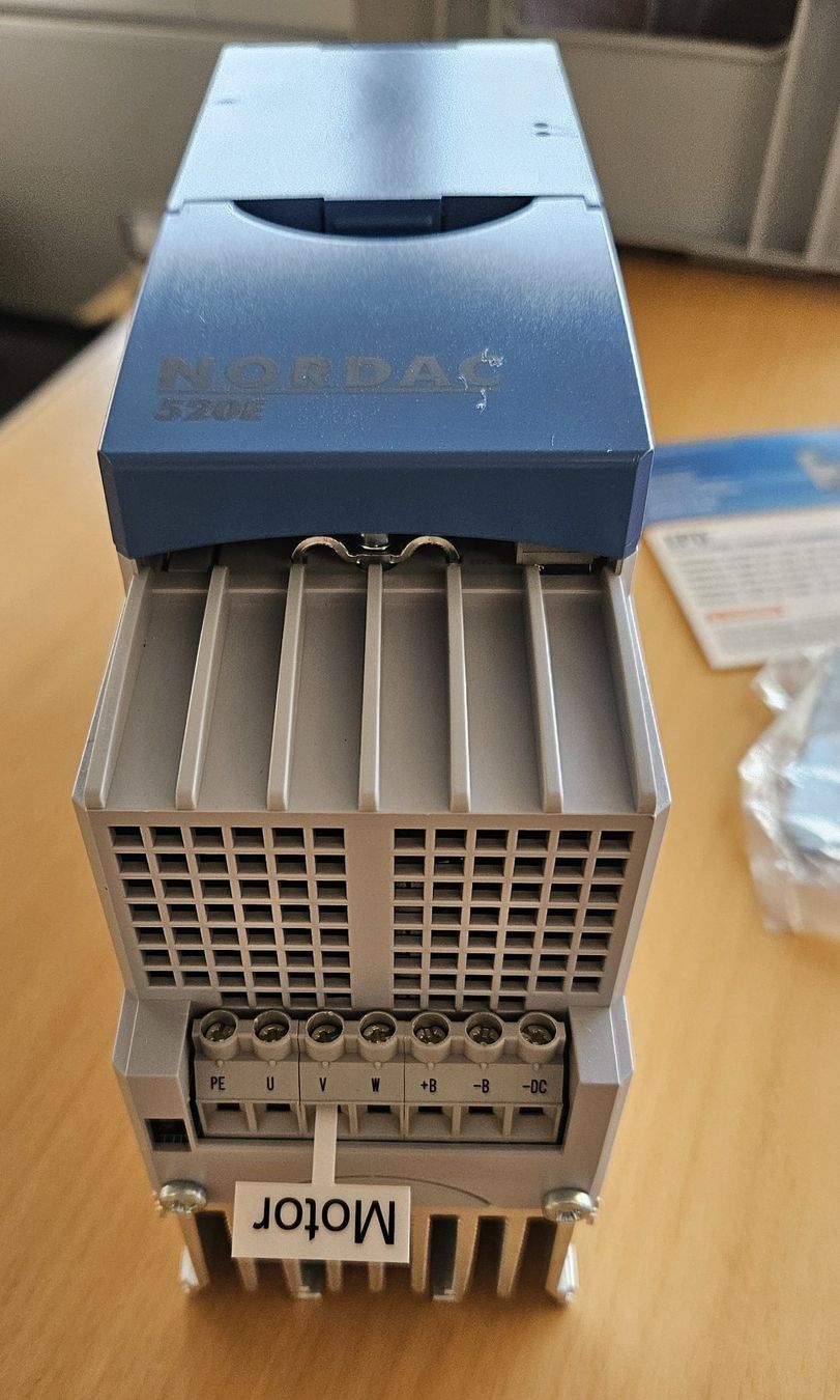 Wechselrichter: Frequenzumrichter NORDAC PRO SK 520E mit Control Panel – Gebraucht aus Oftringen von Dinu10 4