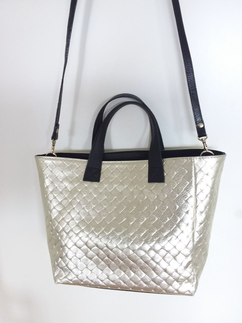 Borse da donna: Handtasche / Umhängetasche goldig – Usato da Uitikon Waldegg venduto da Risibisi7