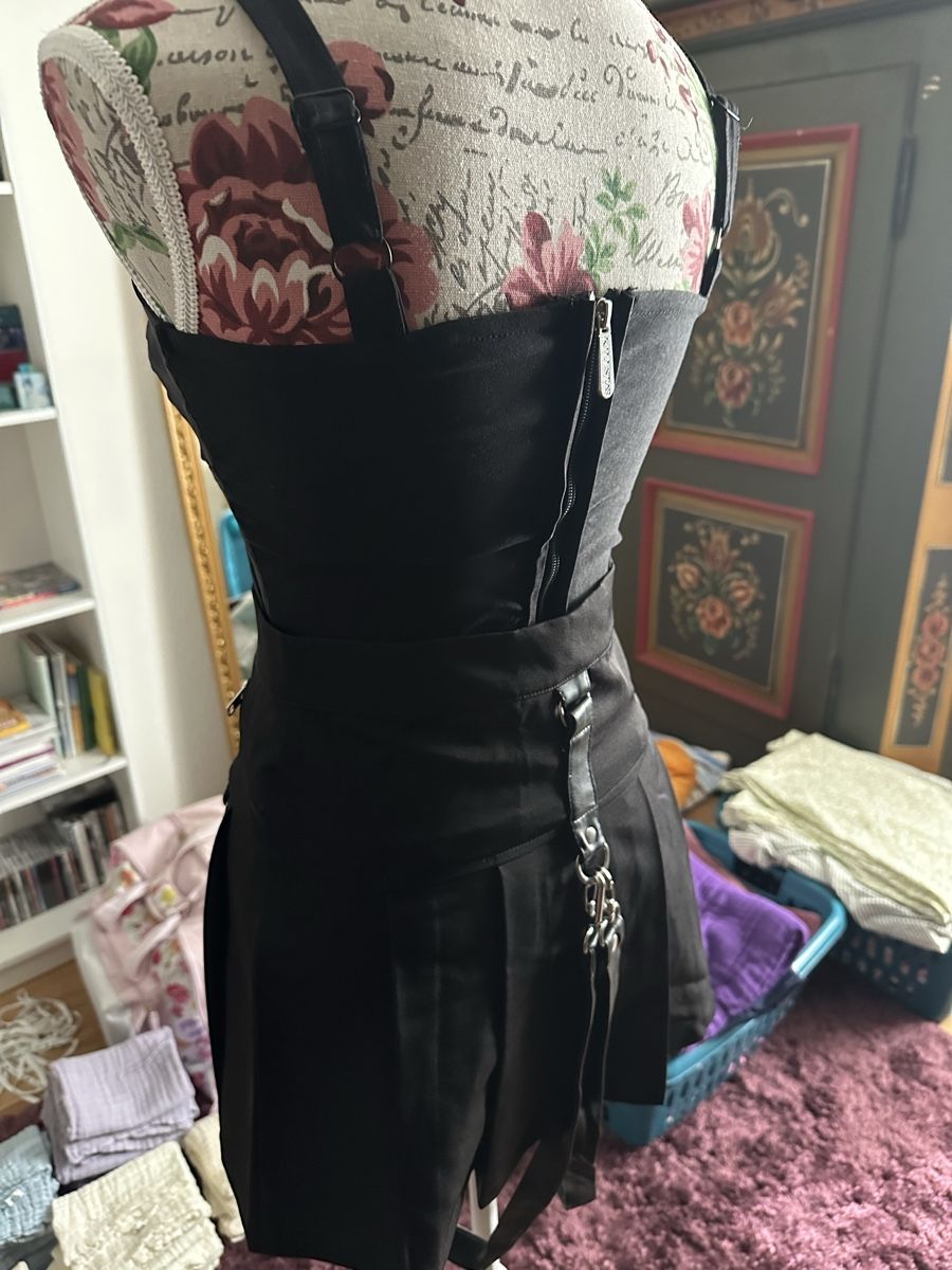 Lotti di vestiti: Killstar Röcke und Top – Nuovo (secondo la descrizione) da Luzern venduto da Purple_Rose01 3