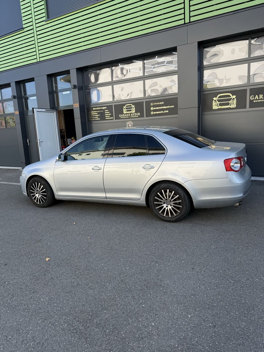 VW Automobili: Vw Jetta 2.0 TFSi – Usato da Uznach venduto da gar_sj6y
