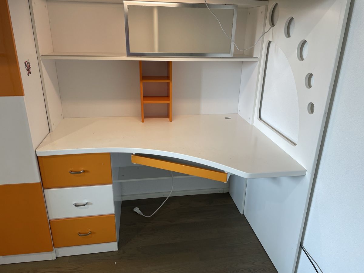 Schreibtische: Schreibtisch mit integriertem Schrank – Gebraucht aus Unterstammheim von Pipo_81 2