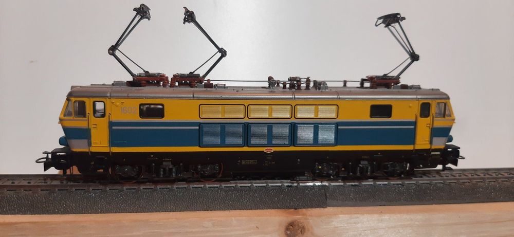 LIMA 208185 - Sncb - Serie 23 - 2342 - Analogique - 3 Rails - H0 (Ar-384