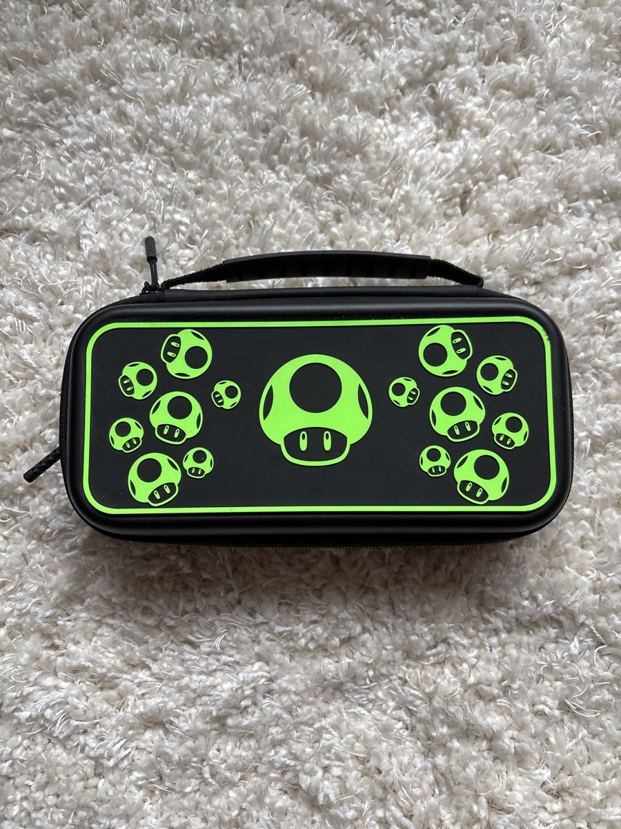 Nintendo Custodie protettive: Nintendo Switch Glow-in-the-dark Case – Nuovo (secondo la descrizione) da Basel venduto da Pje_english