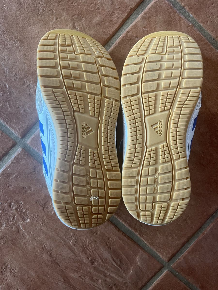 Adidas Scarpe per ragazzi: Adidas Hallenturnschuhe Grösse 38.5 – Usato da Dittingen venduto da Reh77 3