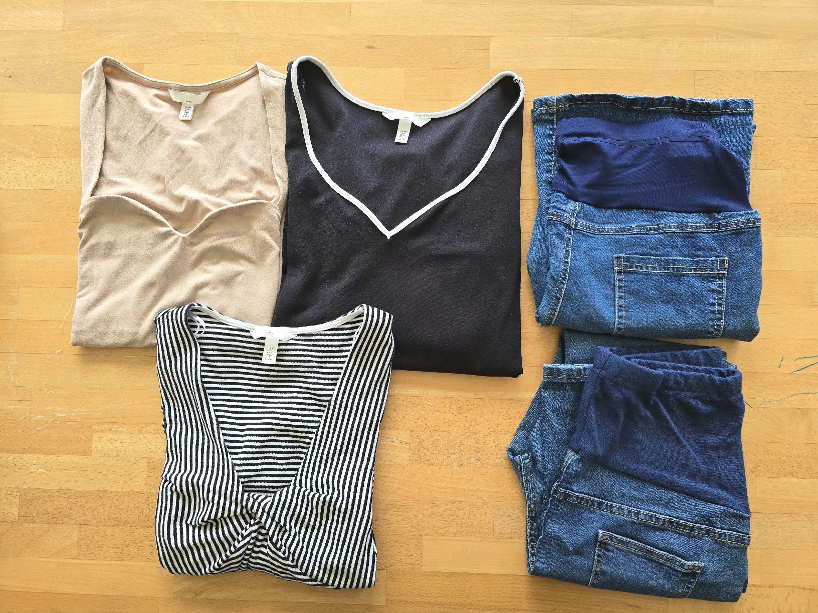 H&M Lotti di vestiti: Schwangerenkleidung Grösse M – Usato da Seedorf UR venduto da Kali_fornia