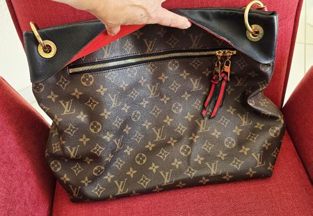 Louis Vuitton Tuileries Besace – Monogram – Schwarz/Rot