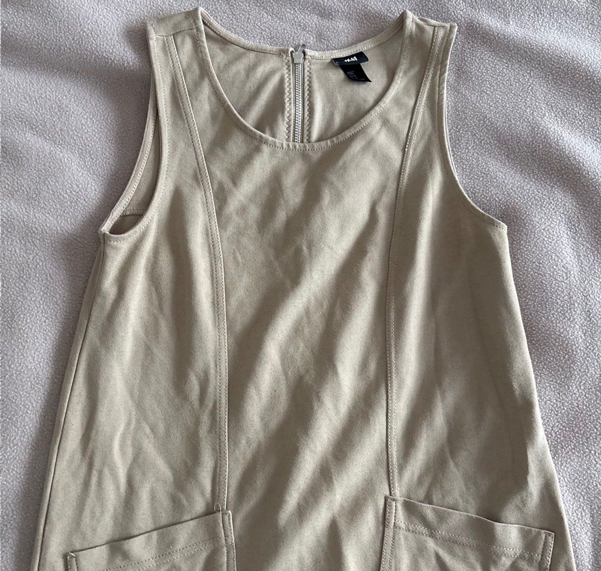 H&M Kleider: Beige dress, taille M – Gebraucht aus Montreux von m.mlkstn 2