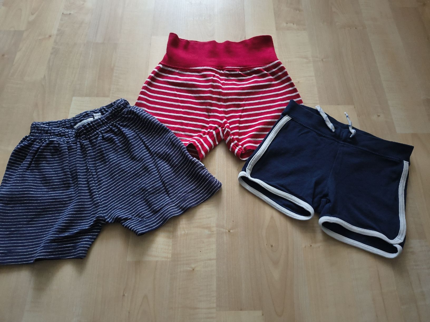 Pantalons: Shorts Grösse 68 – D'occasion à Thun par man_fg9v