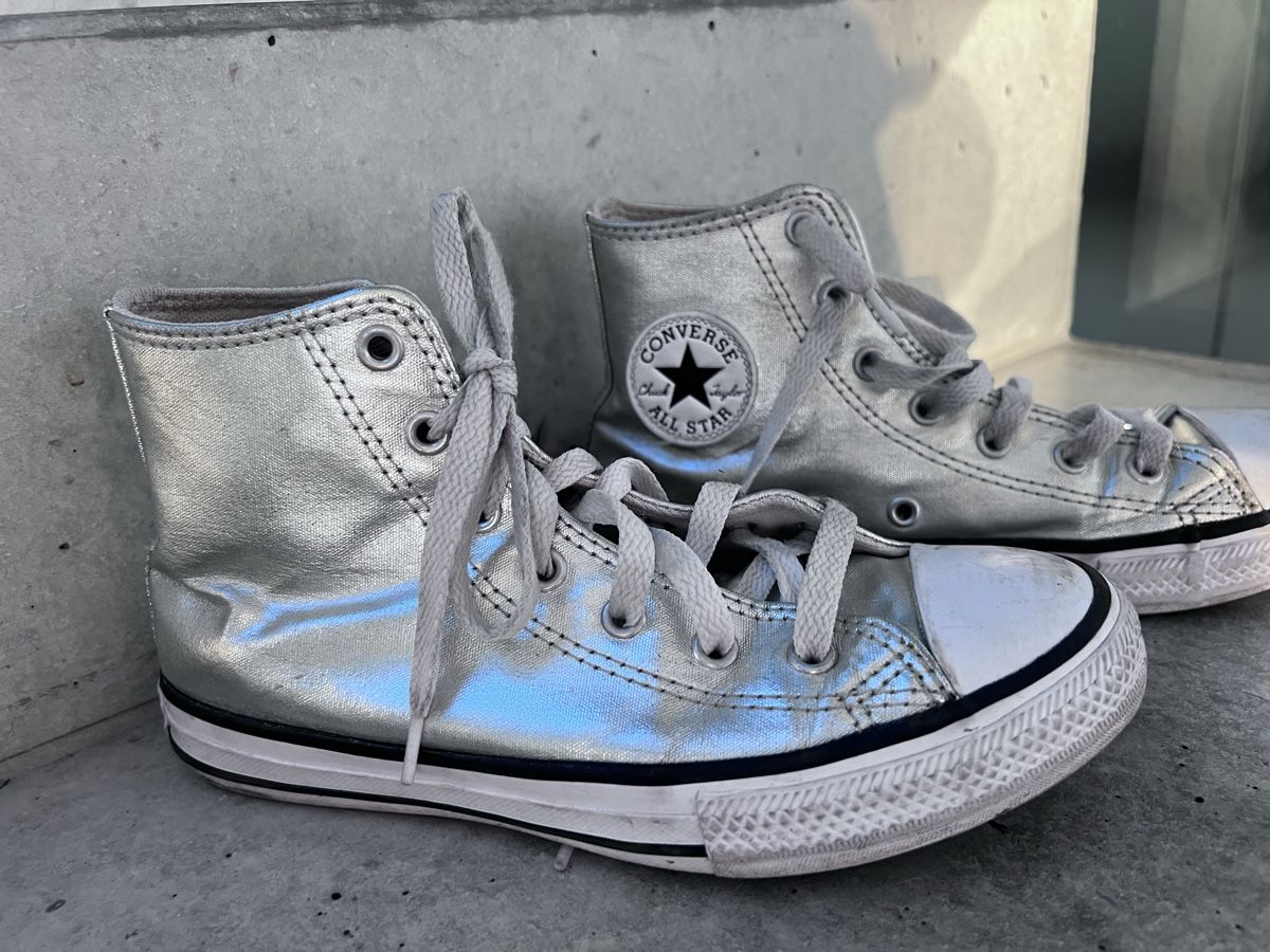 Converse Scarpe per ragazze: 2 Paar Converse Turnschuhe 33 / 34 – Usato da Küsnacht ZH venduto da Studjus 2